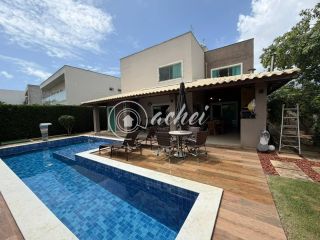 Casa em Alphaville Litoral Norte 1 com suíte no térreo