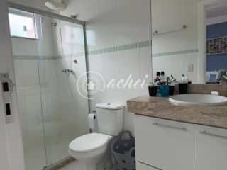 Casa em Alphaville Litoral Norte 1 com suíte no térreo