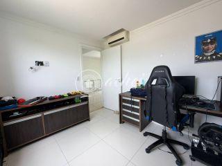 Casa em Alphaville Litoral Norte 1 com suíte no térreo