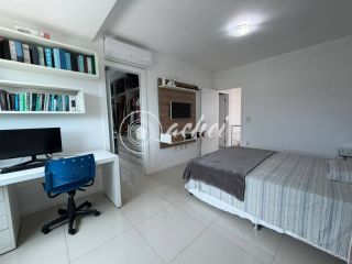 Casa em Alphaville Litoral Norte 1 com suíte no térreo