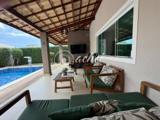 Casa em Alphaville Litoral Norte 1 com suíte no térreo