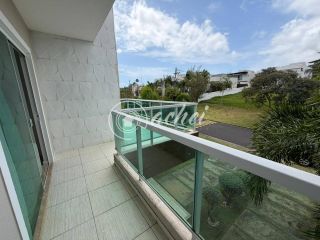 Casa em Alphaville Litoral Norte 1 com suíte no térreo