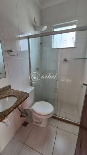 Casa duplex em Condomínio Fechado