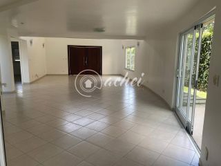 Casa de condomínio para alugar em ótima região