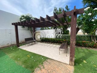 Apartamento 2/4 com Suíte na Estrada do Coco