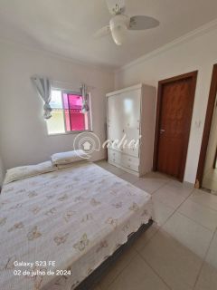 Aluga-se casa em condomínio com portaria 24h