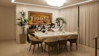 Casa de Alto Padrão à Venda em Busca Vida