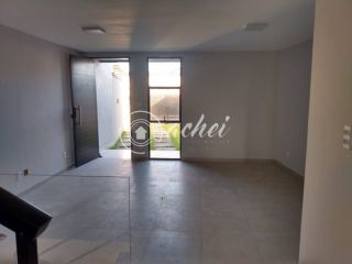 Casa grande à venda com 4/4 e 4 pavimentos em Ipitanga