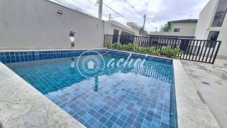 Casa à Venda em Buraquinho