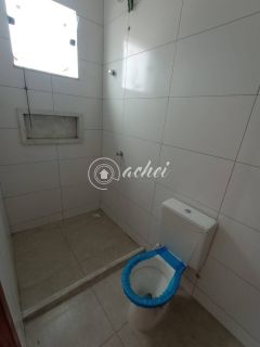 Casa de esquina, 3 suítes frente a Praia de Ipitanga