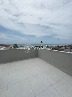 Casa de esquina, 3 suítes frente a Praia de Ipitanga