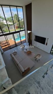 Casa de Alto Padrão Porteira Fechada a 200m do Mar | 7 Suítes |