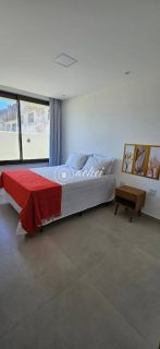 Casa de Alto Padrão Porteira Fechada a 200m do Mar | 7 Suítes |