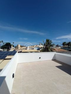 Casa Triplex à Venda em Ipitanga – Frente para o Rio