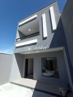 Casa Triplex à Venda em Ipitanga – Frente para o Rio