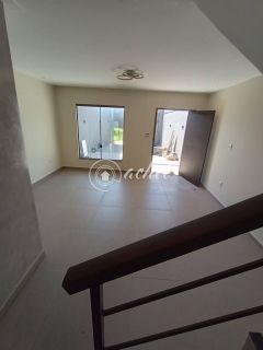 Casa Triplex à Venda em Ipitanga – Frente para o Rio