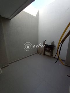 Casa Triplex à Venda em Ipitanga – Frente para o Rio