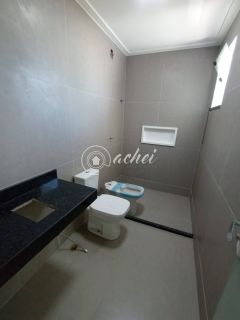 Casa Triplex à Venda em Ipitanga – Frente para o Rio