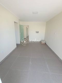 Casa Triplex à Venda em Ipitanga – Frente para o Rio