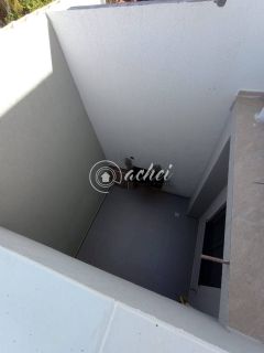 Casa Triplex à Venda em Ipitanga – Frente para o Rio