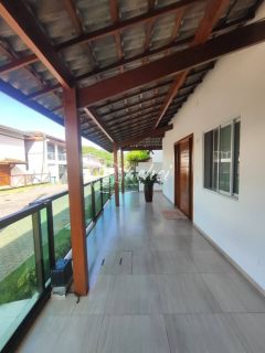 Casa à venda em condomínio fechado