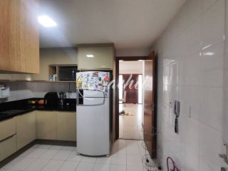 Casa à venda em condomínio fechado