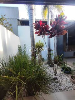 Casa à venda em condomínio fechado