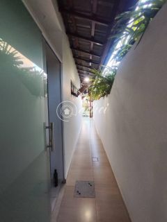 Casa à venda em condomínio fechado