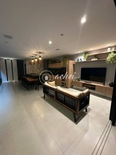 Casa de Alto Padrão no Alphaville Litoral Norte 3 | 4 Suítes, Área Gourmet Completa e Piscina com Hidromassagem