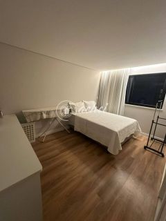Casa de Alto Padrão no Alphaville Litoral Norte 3 | 4 Suítes, Área Gourmet Completa e Piscina com Hidromassagem