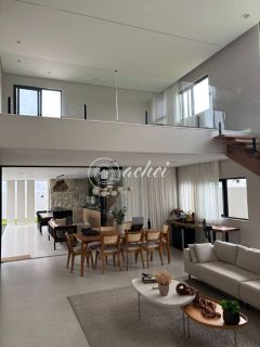 Casa de Alto Padrão no Alphaville Litoral Norte 3 | 4 Suítes, Área Gourmet Completa e Piscina com Hidromassagem