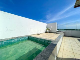 Aluga-se cobertura com linda vista para o mar - SEM MOBILIA