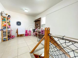 Aluga-se cobertura com linda vista para o mar - SEM MOBILIA