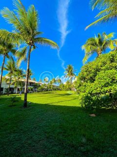 Village em Condomínio fechado, a poucos metros da Praia.