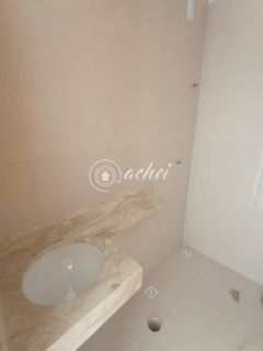 Casa à venda em condomínio fechado