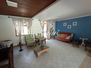 Casa com piscina à venda em ipitanga