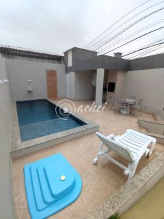 Casa em Condomínio com 3 Quartos (2 Suítes)