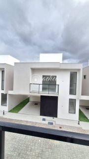 Casa 3 Suítes em Buraquinho