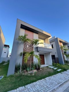 Casas Triplex à venda em Condomínio no bairro de Buraquinho