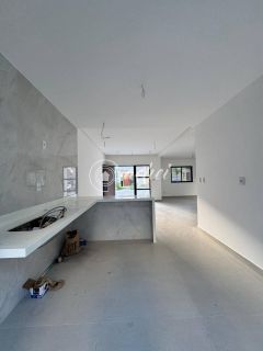 Casas Triplex à venda em Condomínio no bairro de Buraquinho