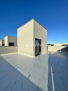 Casas Triplex à venda em Condomínio no bairro de Buraquinho