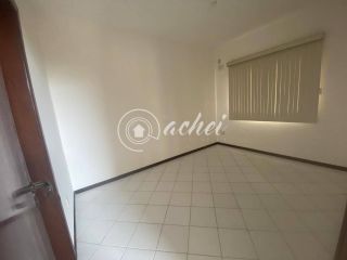 Casa Nascente com 4 Quartos e Área de Lazer Completa Próxima à Praia