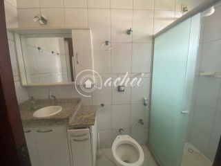 Casa Nascente com 4 Quartos e Área de Lazer Completa Próxima à Praia