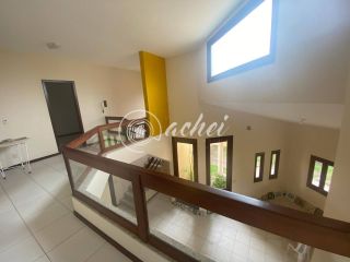 Casa Nascente com 4 Quartos e Área de Lazer Completa Próxima à Praia