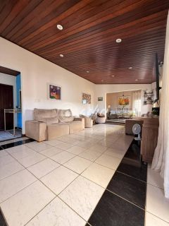 EXCLUSIVIDADE Casa térrea com piscina e área gourmet à venda