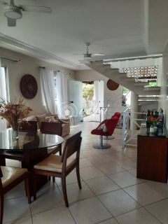 Casa Mobiliada para Locação – 4/4 sendo  3 Suítes