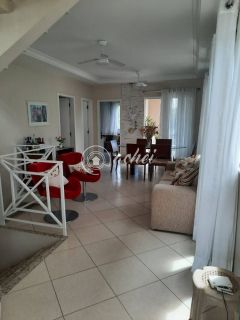 Casa Mobiliada para Locação – 4/4 sendo  3 Suítes