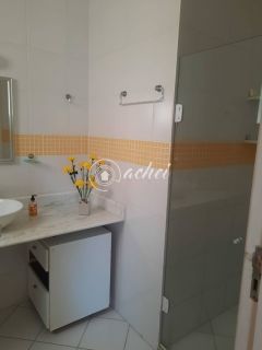 Casa Mobiliada para Locação – 4/4 sendo  3 Suítes