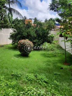 Casa Mobiliada para Locação – 4/4 sendo  3 Suítes