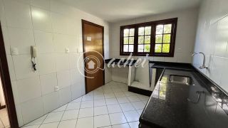 Casa 3 suítes dentro de condomínio em Vilas do Atlântico